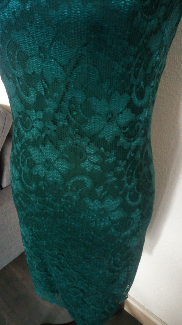 Robe verte dentelle - photo numéro 3