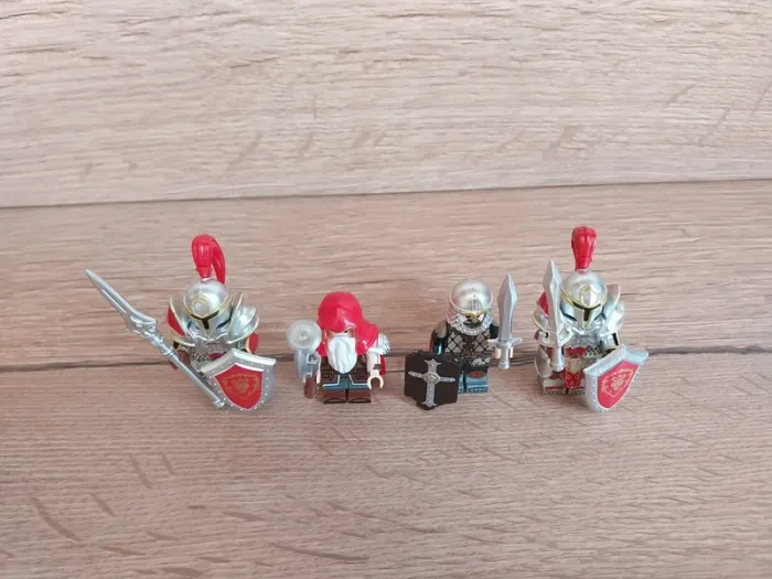 Figurines type lego 4 guerriers humains rouge Warcraft - photo numéro 6