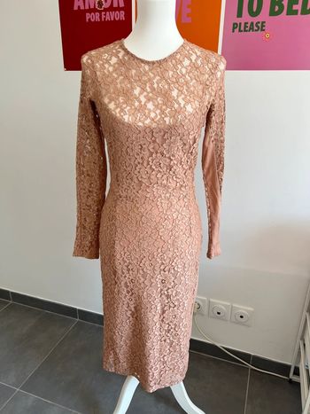 Robe Longue Rose en Dentelle Mango Taille S