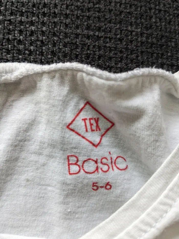 Lot de tee-shirts 6 ans - photo numéro 4