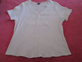 Haut blanc avec dentelle 