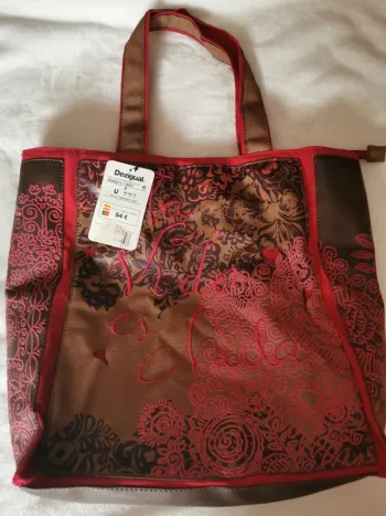 Magnifique sac Desigual neuf avec étiquette