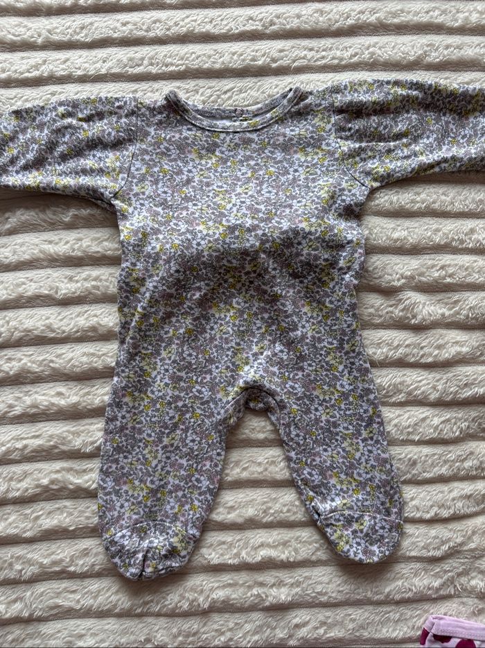 Lot 4 pyjamas 3 mois - photo numéro 2