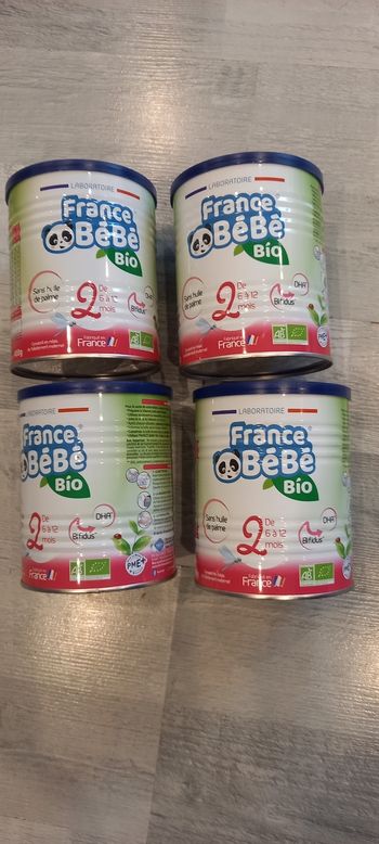 Lot de 4 boîtes de lait France bébé Bio Neuf
