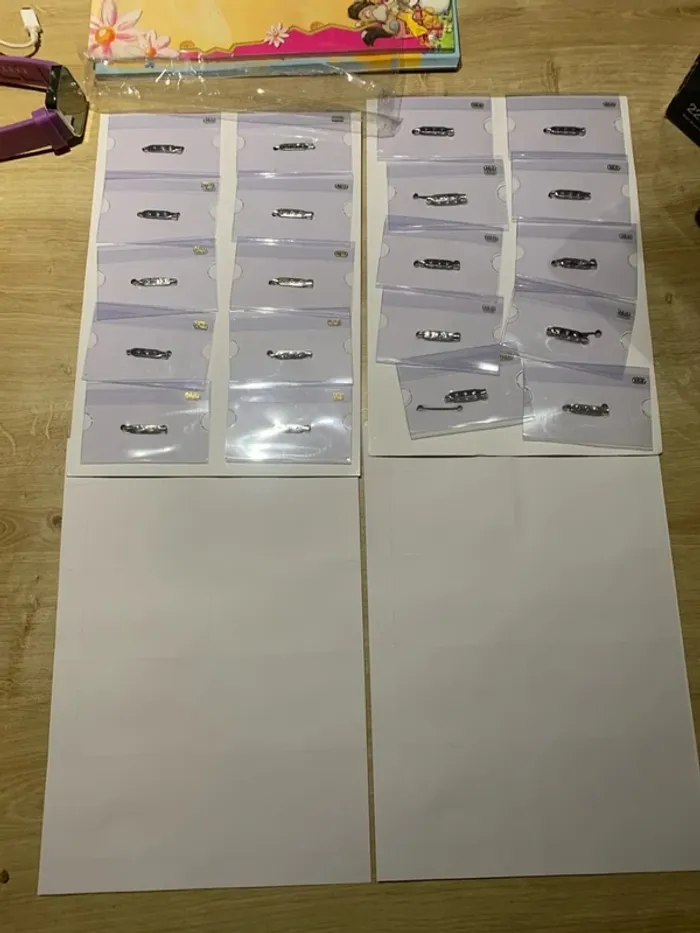 Elba - lot de 20 badges à épingle - photo numéro 3