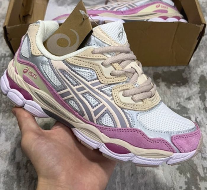 Asics rose