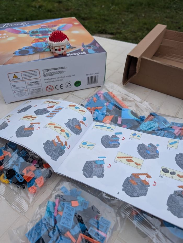 Jeu de construction Stitch + Père Noël Chibi Décoration – amusant et créatif - photo numéro 2