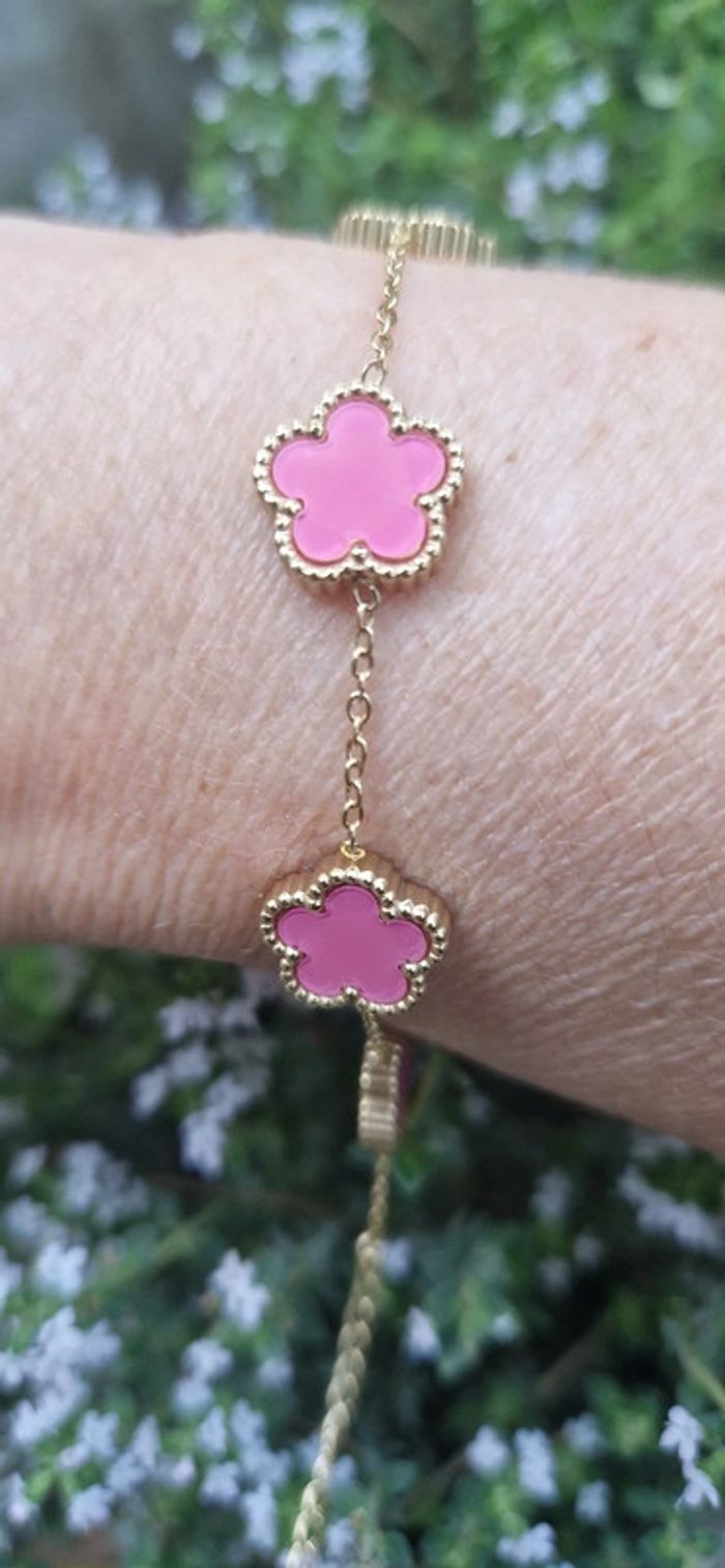 Bracelet réglable acier inoxydable or trèfle résine rose neuf - photo numéro 2