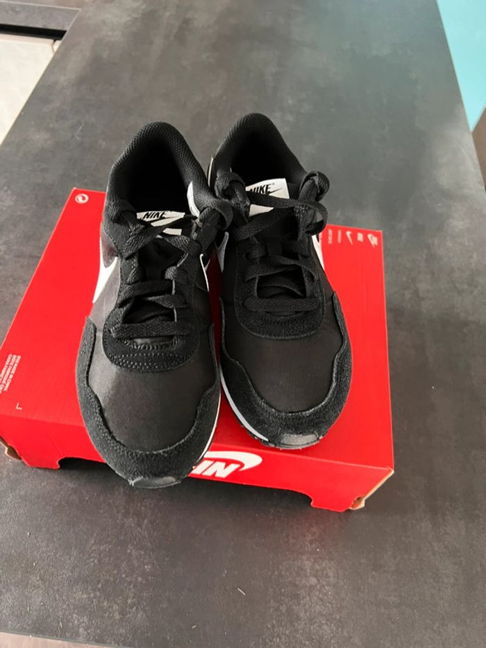 Basket Nike unisex taille 36.5 - photo numéro 6