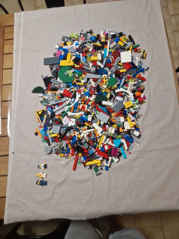1,7 kg lego vrac tous univers + personnages A3
