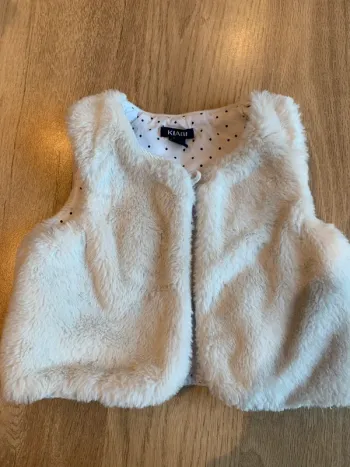 Gilet fourrure kiabi taille 3 mois