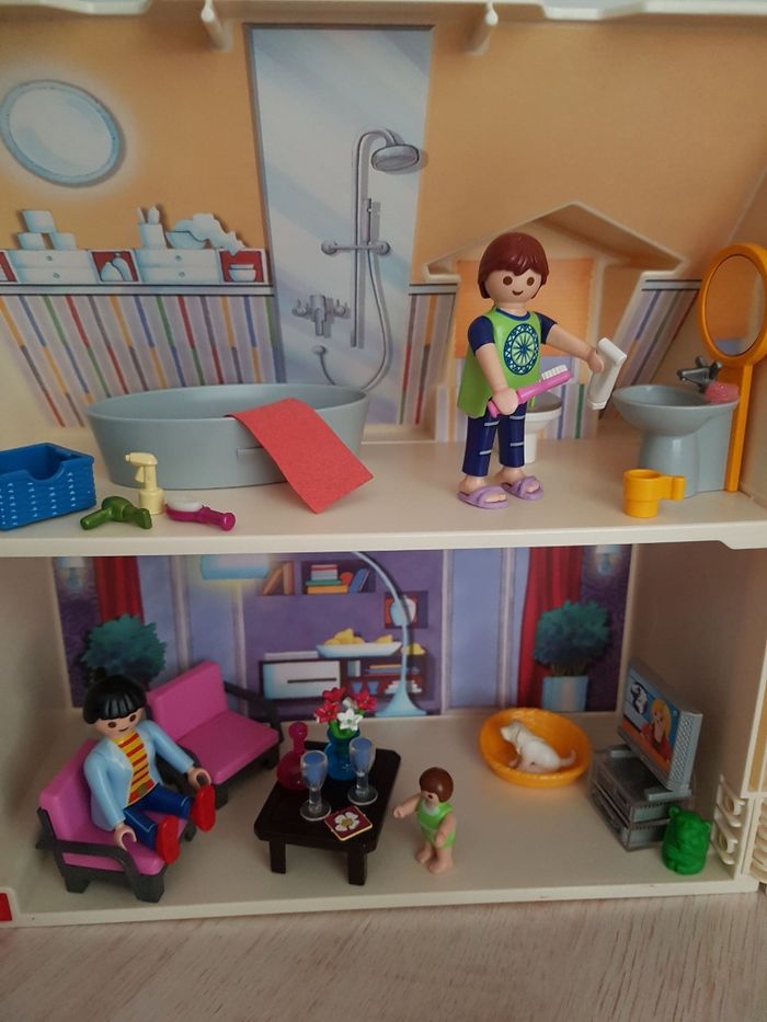 Maison transportable avec famille et accessoires Playmobil - photo numéro 4