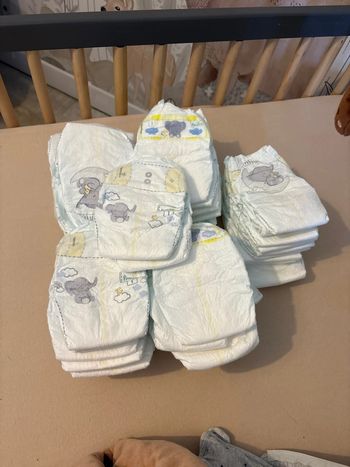 52 Couches Pampers T1