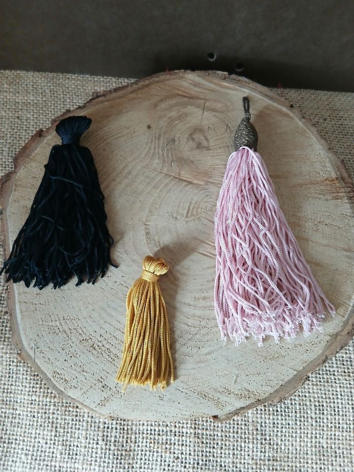Lot de 3 pompons rose doré noire