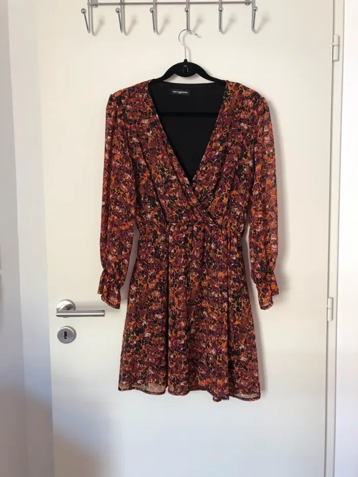 Robe courte à manche longues motifs fleurs orange rose Rue des Abbesses taille 2