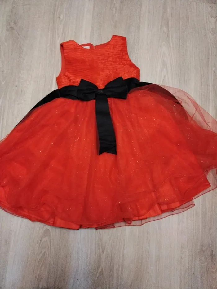 Robe rouge pailletée 6 ans