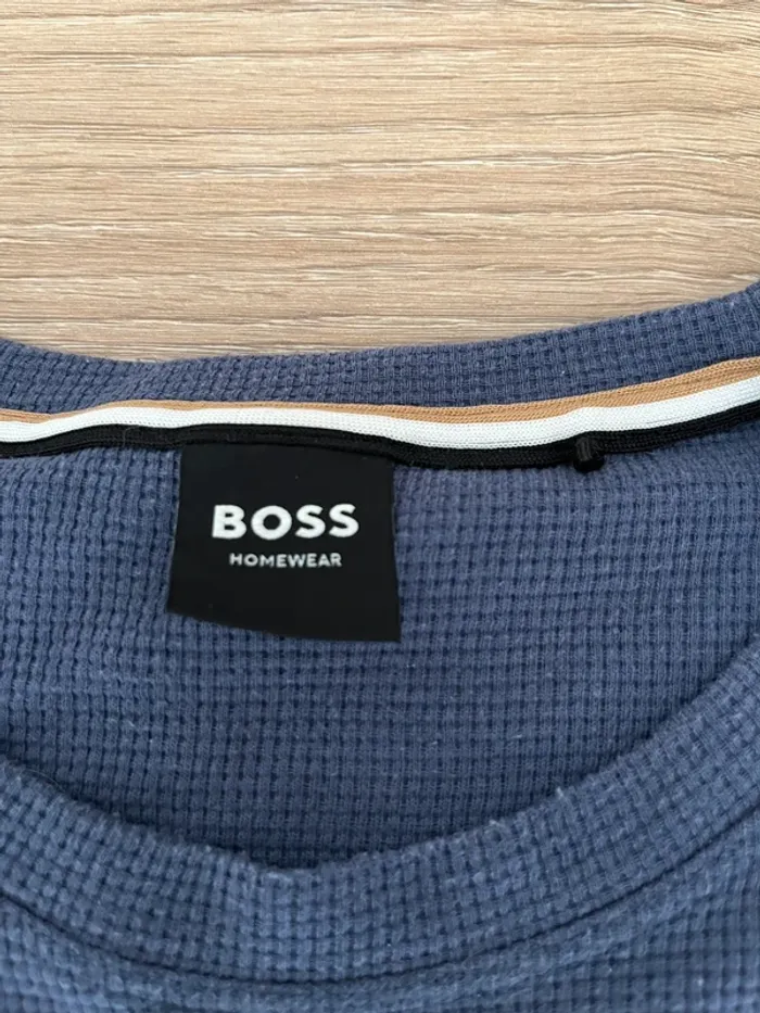 T-shirt boss logo brodé - photo numéro 3
