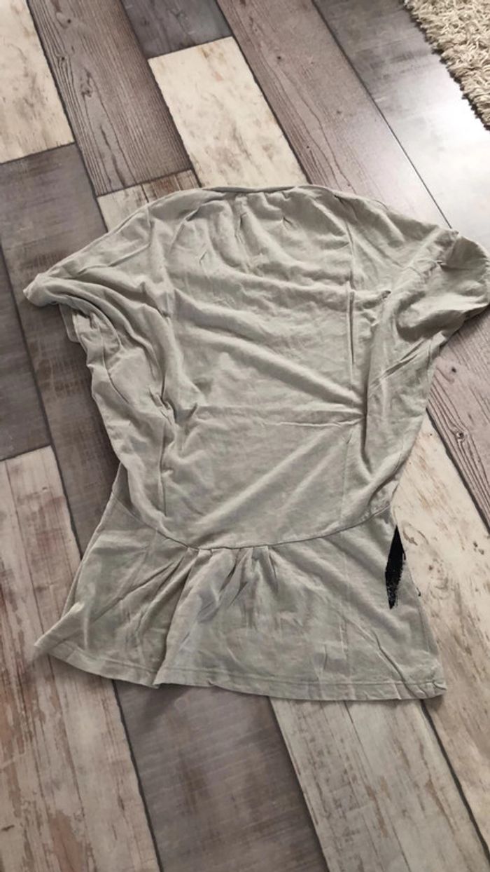 T-shirt femme Taille M - photo numéro 2