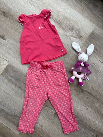 Ensemble t-shirt + pantalon fin taille 24 mois