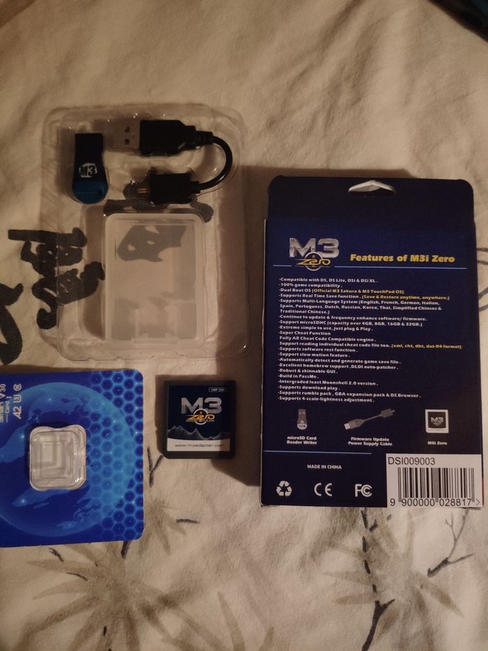M3i Zero NDS avec +de 270 jeux - photo numéro 2