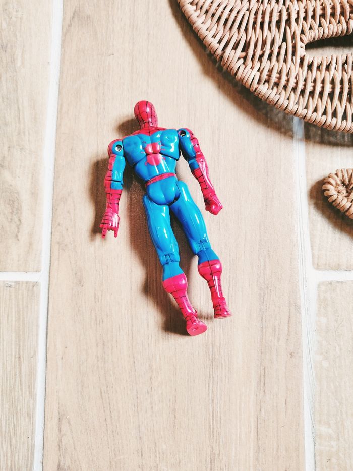 🦟 Spider-man figurine Avengers marvel Animated Series Super Poseable année 1994 Toy biz - photo numéro 3