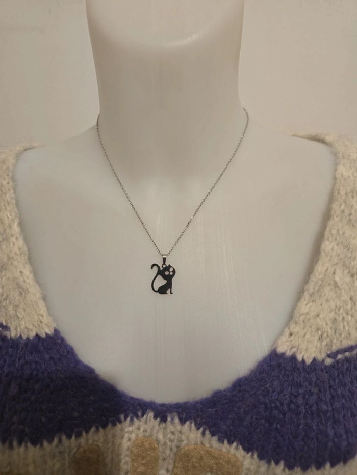 Magnifique collier neuf en acier inoxydable