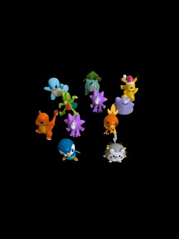 Lot figurines pokémon