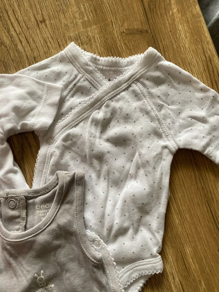 Lot de 3 bodies taille 0/1 mois - photo numéro 4