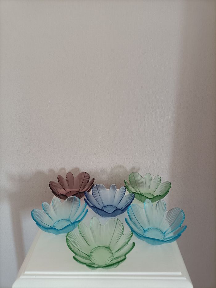 6 coupelles colorés en TB état voir neuf - photo numéro 5