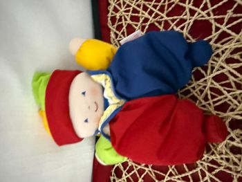 Doudou Lutin Corolle Rouge bleu jaune vert toile parachute