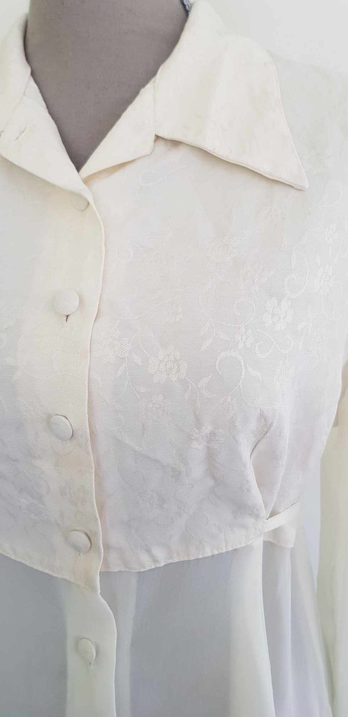 Chemisier vintage brodé avec voile transparent - photo numéro 3