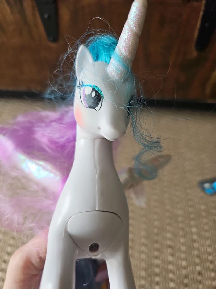 My little pony sonore et lumineux Queen chrysalis et princesse celestia - photo numéro 17