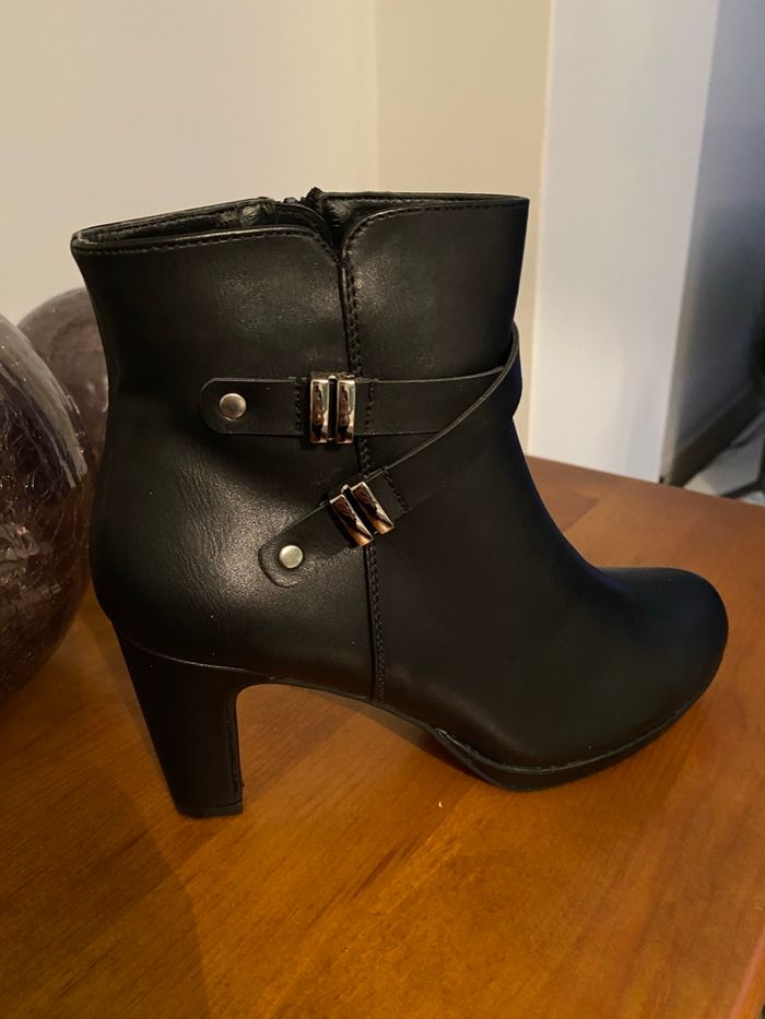 Bottine T 38  noire - photo numéro 4