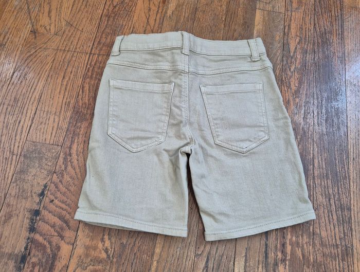 Short en jean beige garcon kiabi taille 7ans - photo numéro 3