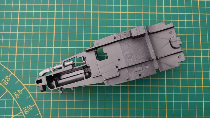 Châssis moteur pièce détachée miniature Mercedes Benz SSK 1928 1/18 burago BBurago #B69 - photo numéro 2