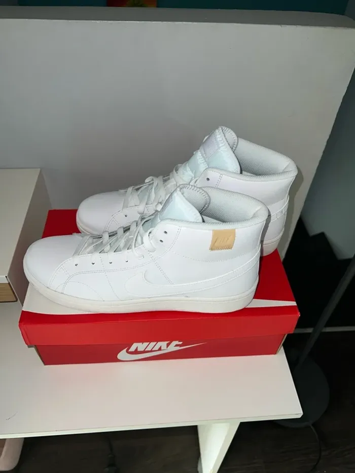 Basket Nike Taille 44.5 unisex - photo numéro 4
