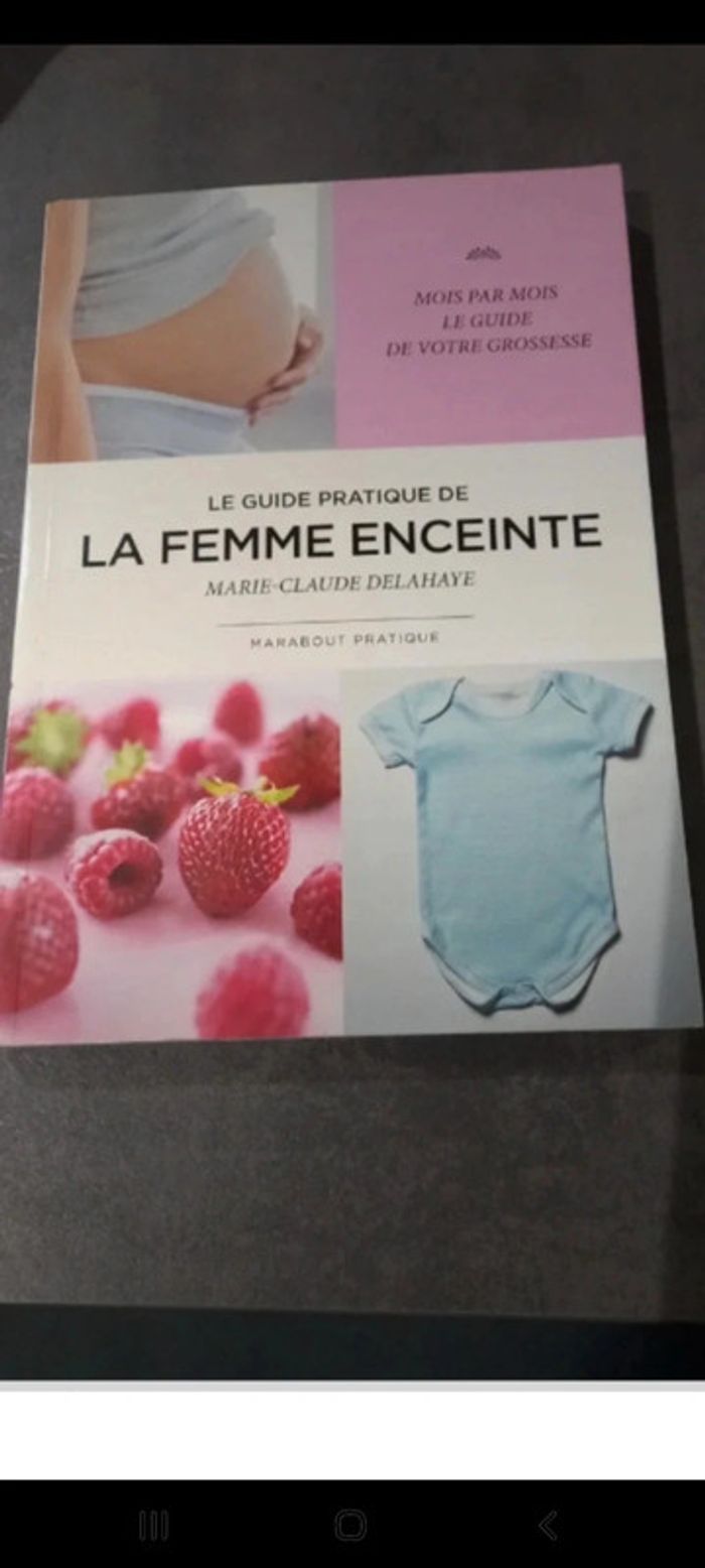Le livre pratique de la femme enceinte. Marabout - photo numéro 2