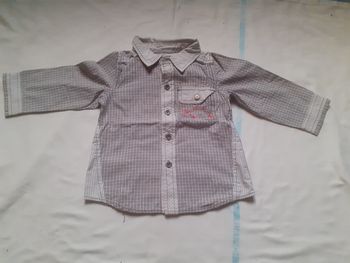 Chemise grise à carreaux