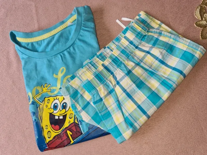 Pyjama 2 pièces bob l'éponge 10 ans - photo numéro 6