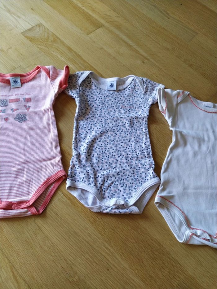 lot bodies 6 mois - photo numéro 4