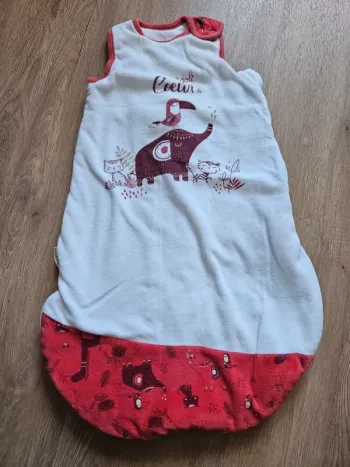Gigoteuse petit béguin bébé fille