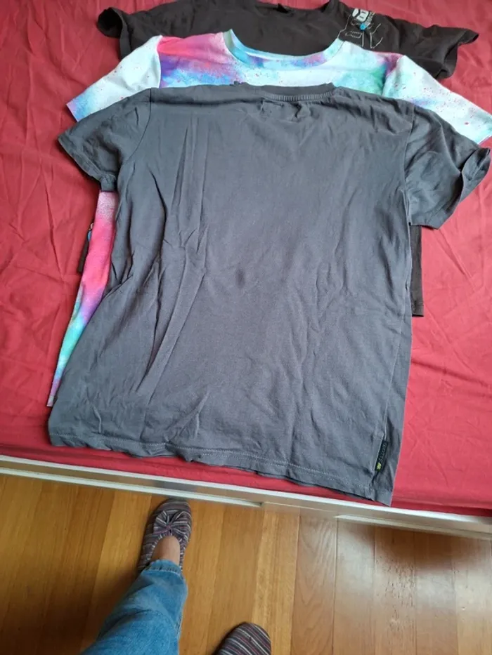 Lot de tee-shirts shirts anvhes courtes 14.ans - photo numéro 4