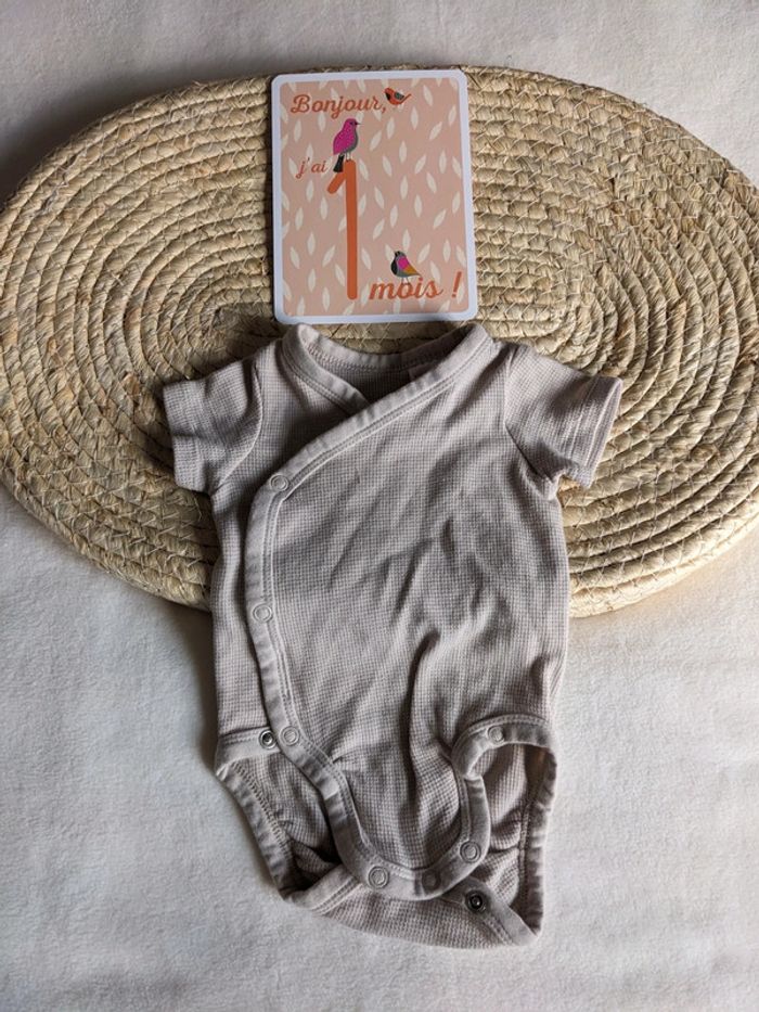 Body et short 1 mois - photo numéro 3