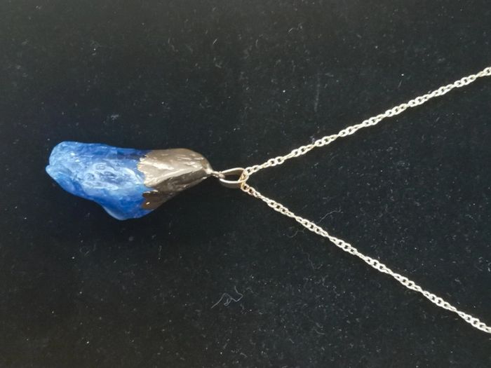 Collier doré. Pierre naturelle quartz bleu-violet - photo numéro 3