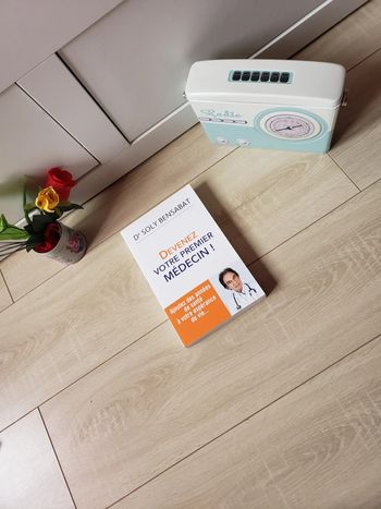 Livre 🎀 Devenez votre premier médecin 4€