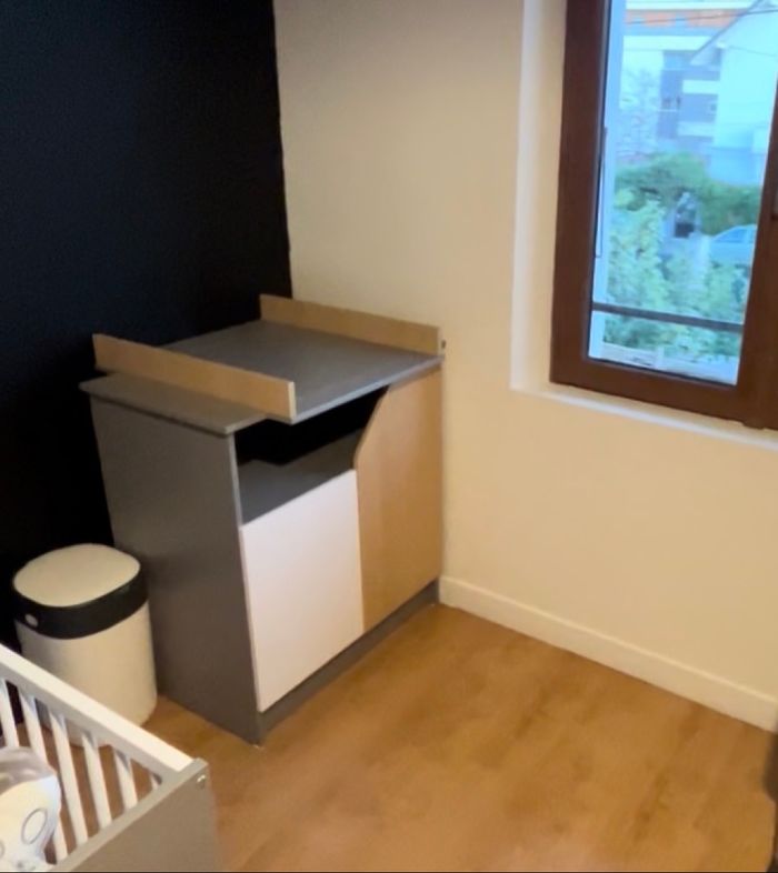 Armoire et table à langer - photo numéro 2