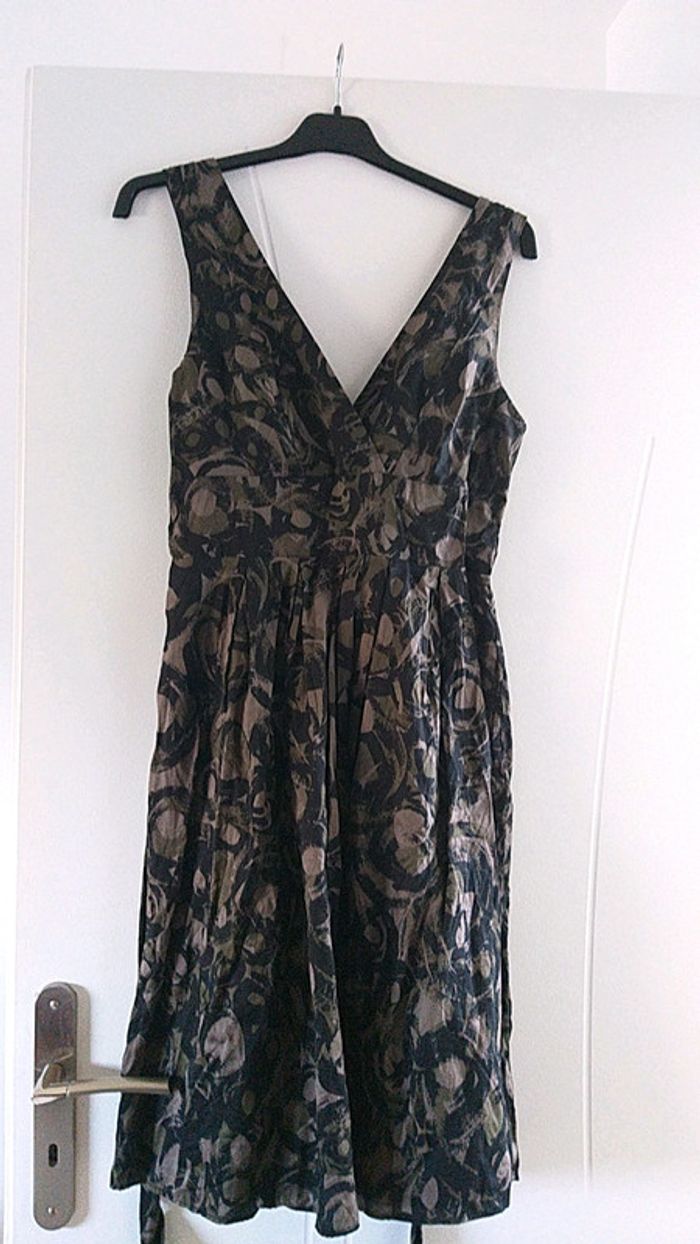 Belle robe a doublure ideal pour occasion