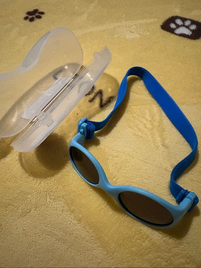Lunette de soleil beaba
