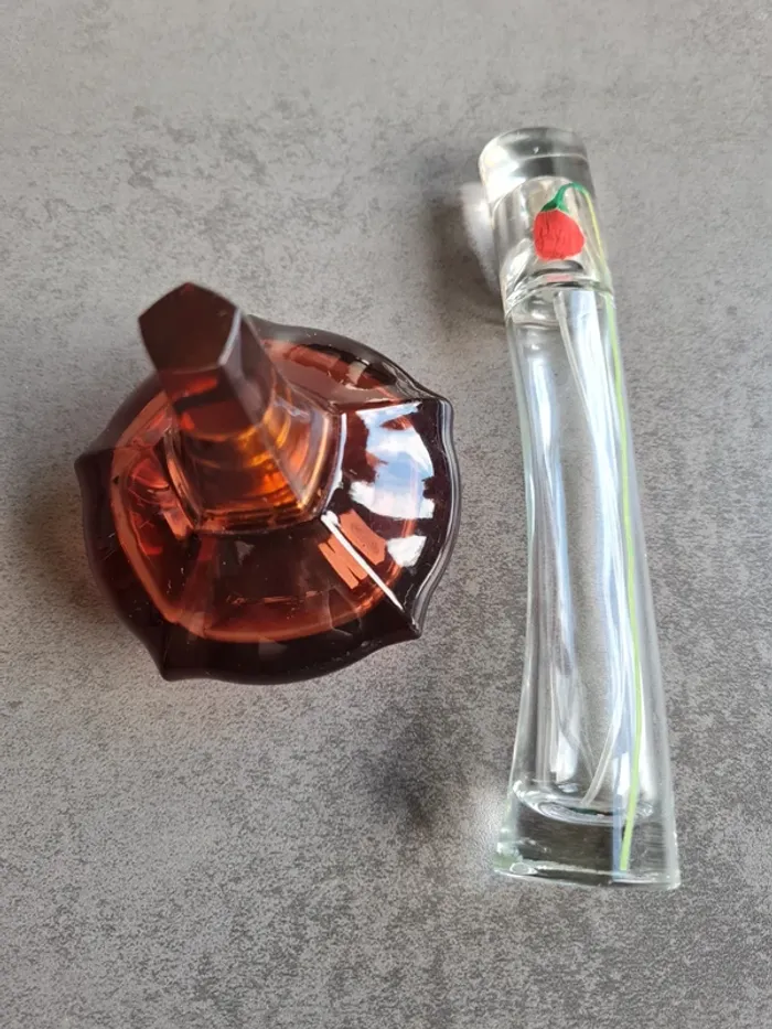 Flacons de parfum vides - photo numéro 7