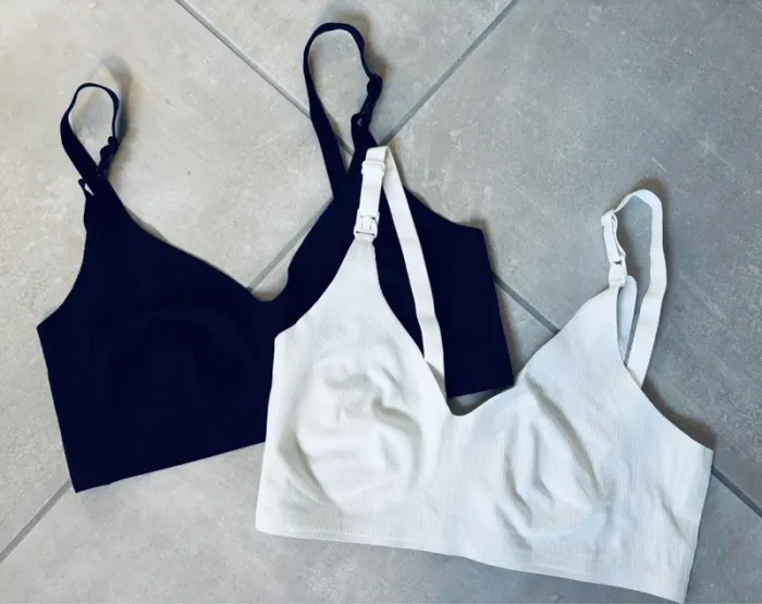 Magnifiques brassières d’allaitement noire et crème côtelées sans coutures XL neuve